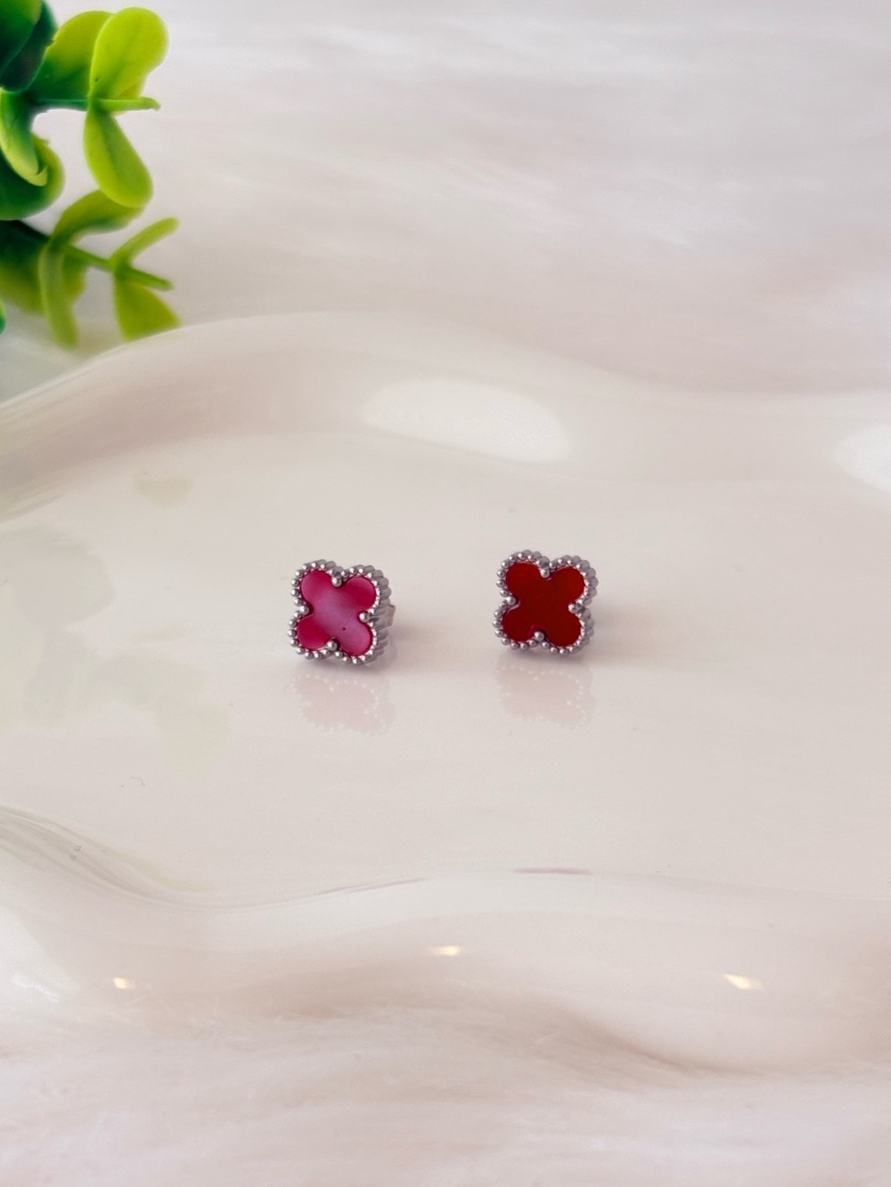 Red and Silver‎ Stainless Steel Clover Earrings
